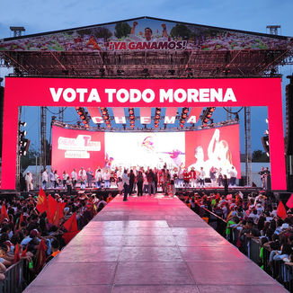 Chema Tapia cierra campaña en evento de 12 mil personas