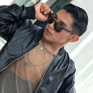 El Antídoto al Sad-Boy: Krass Resetea su Carrera con “Y VUELA”, un Himno de Pura Buena Vibra