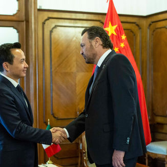Se reúne Gobernador con Embajador de China en México