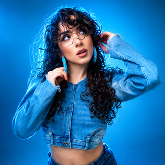 Chezz presenta “Turn Off the Lights”, una canción sobre intimidad y desconexión