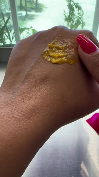 Thumbnail: Natural and organic whipped butter – Intensive hydration and nourishment for face, body, and hair