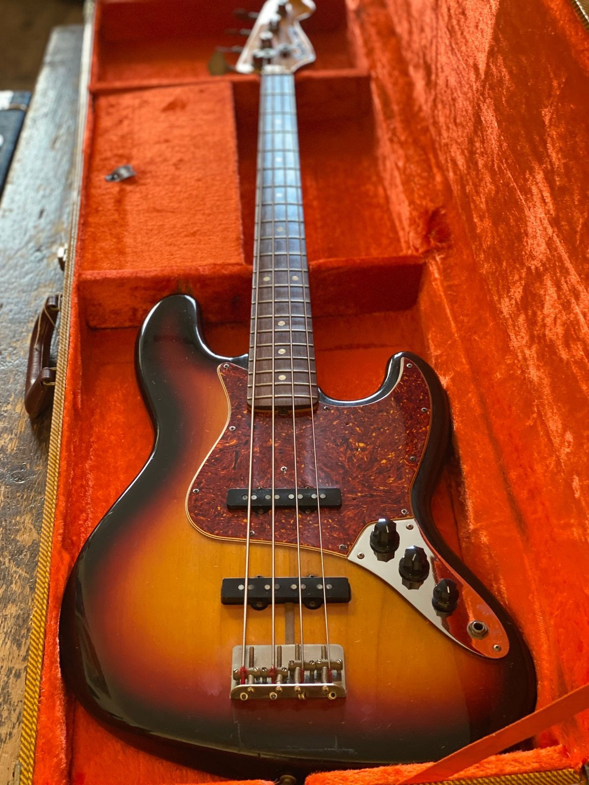Fender American Vintage 1962 Jazz Bass 1989 Three Tone Sunburst w/ Hardcase
