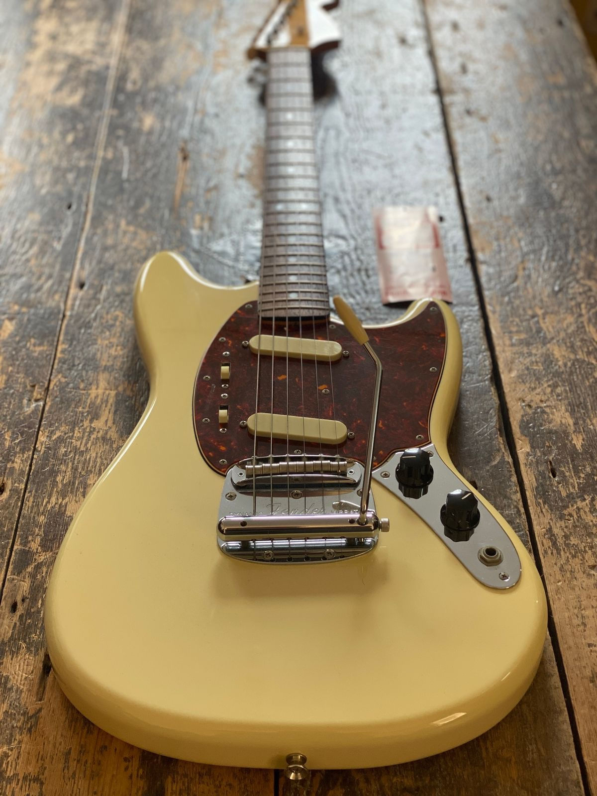 Fender Mustang Japan 1965 Reissue MIJ JD-Serial 2014 Yellow White