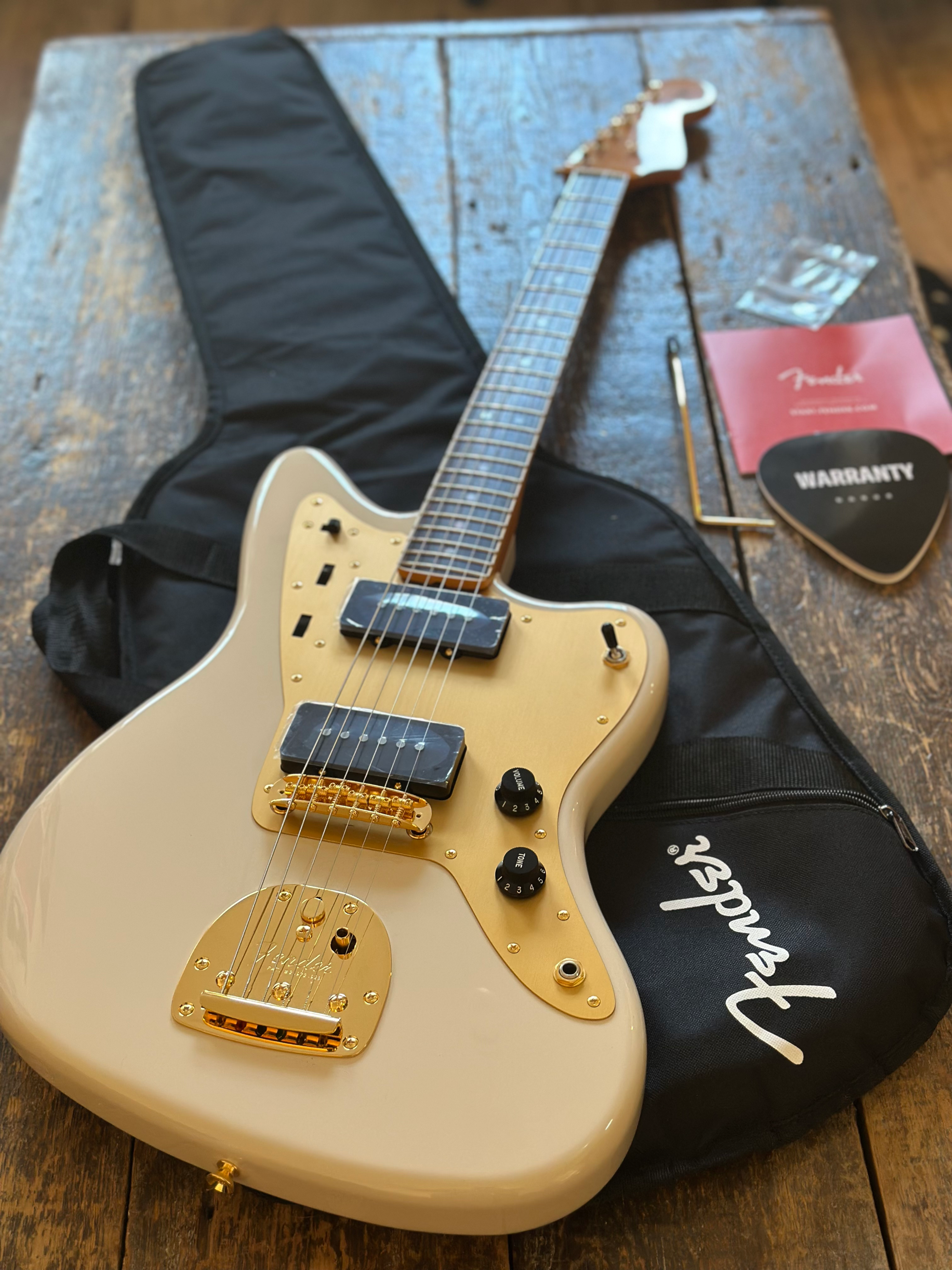 Fender Japan MIJ FSR Traditional '60s Jazzmaster 2025 Desert Sand