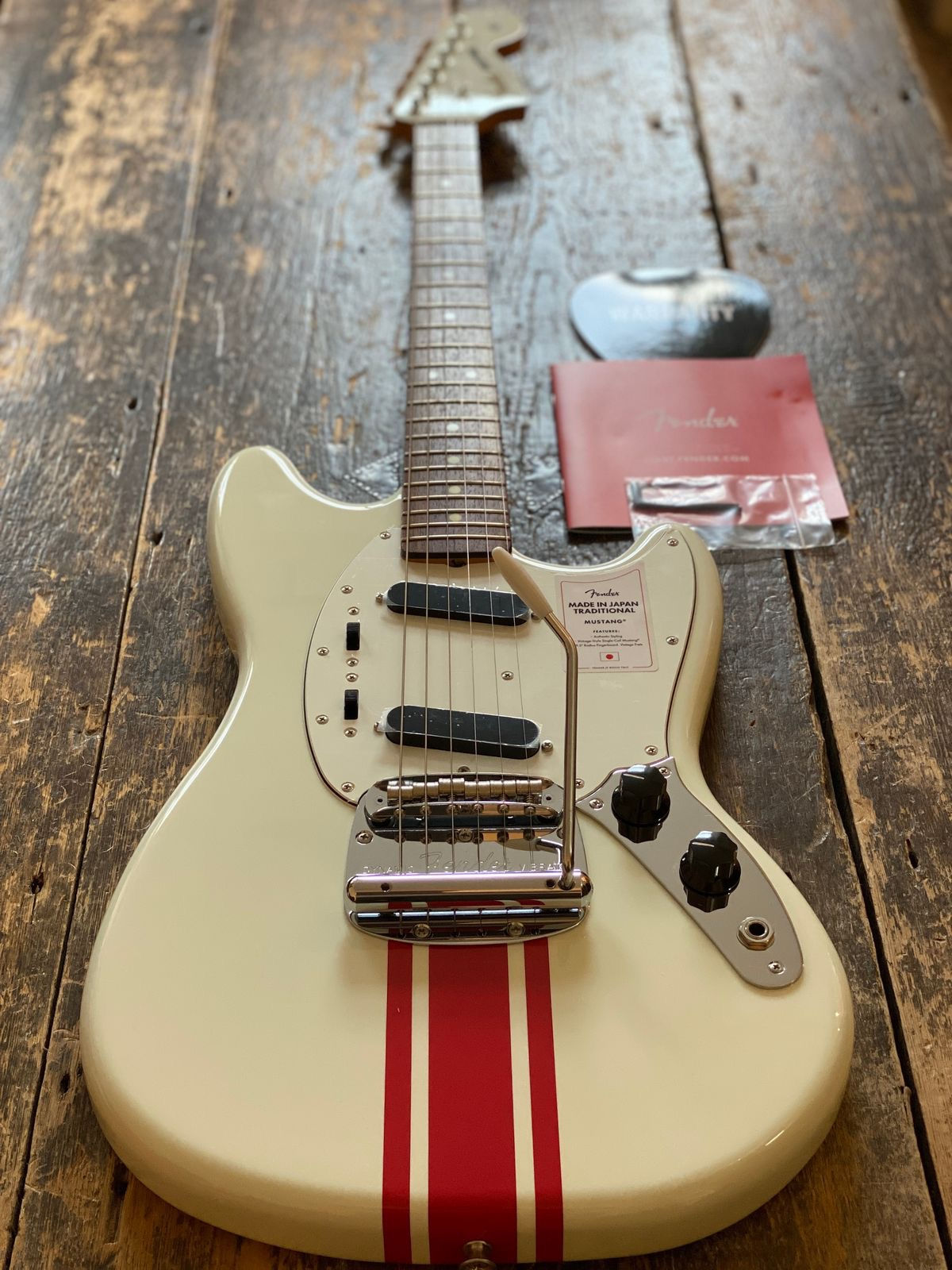 Fender Japan Traditional White/Red FSR Competition 60's Mustang 2023 MIJ