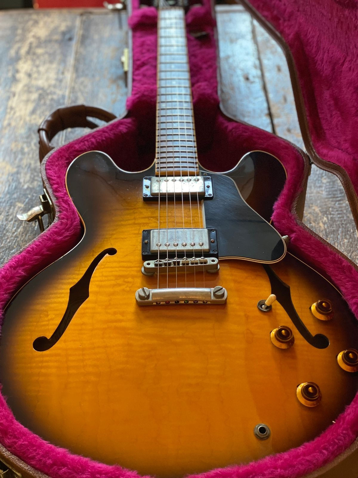 Beautiful Vintage 2000 Gibson ES 335 Dot Vintage Sunburst w/ Orig HSC