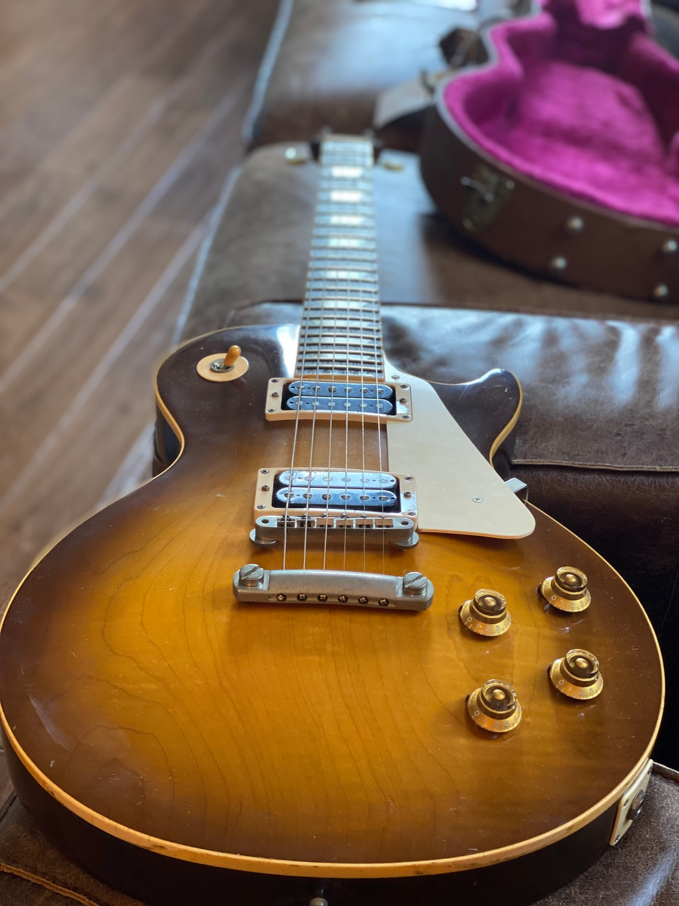 Thumbnail: Gibson 2001 Les Paul Classic Tobacco Sunburst Non Chambered w/ OHSC