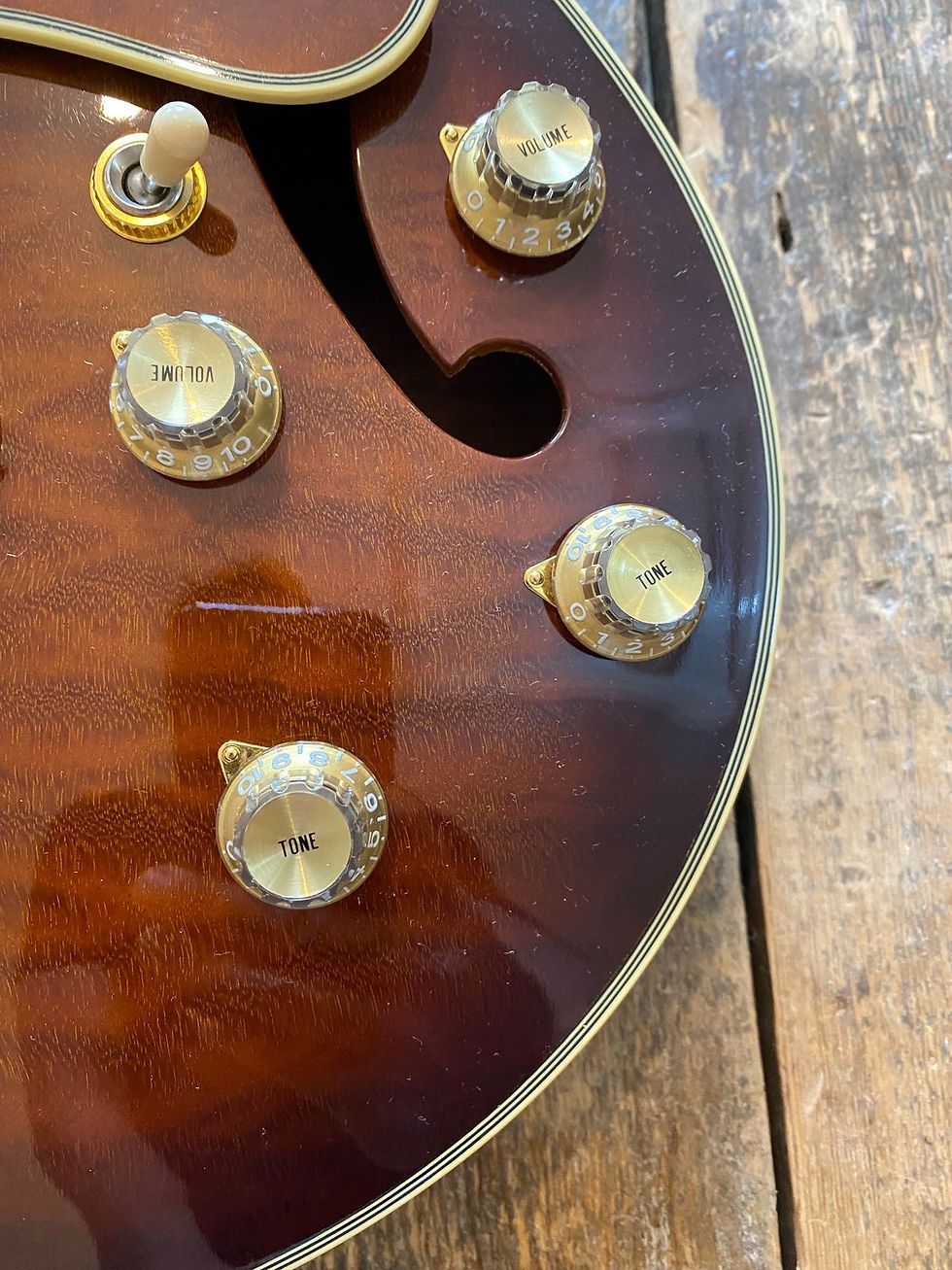 Thumbnail: Vintage Japanese Yamaha SAS-1500 Antique Sunburst w/ Ebony Board & Original Hard