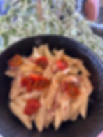 Penne rigate au chorizo, tomate et poivron marinés