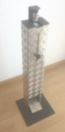 Torre dispensador con pedal para gel hydroalcólico