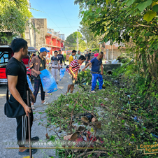 Mga residente sa 16 barangay sa Cotabato City, sama-sama sa isinagawang clean-up drive; mahigit 800 food packs at bigas, ipinamahagi ng tanggapan ni MP Naguib Sinarimbo sa mga volunteer cleaners
