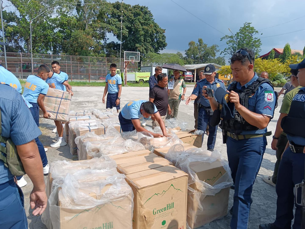 1.3 million pesos na halaga hinihinalang smuggled cigarettes, nakumiska ng awtoridad sa Datu Odin Sinsuat, Maguindanao del Norte; 2 suspek, arestado