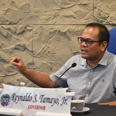 DECENTRALIZED GOVERNMENT MULA SA CENTRALIZED GOVERNMENT" Pag ibinaba mo ang pondo sa Local Government, ito dapat yung mangyari at nagyari sa South Cotabato dahil ininvolved namin ang private sector"