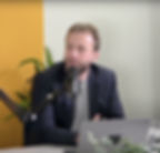 Thijs Launspach tijdens Normale Mensen Bestaan Niet podcast