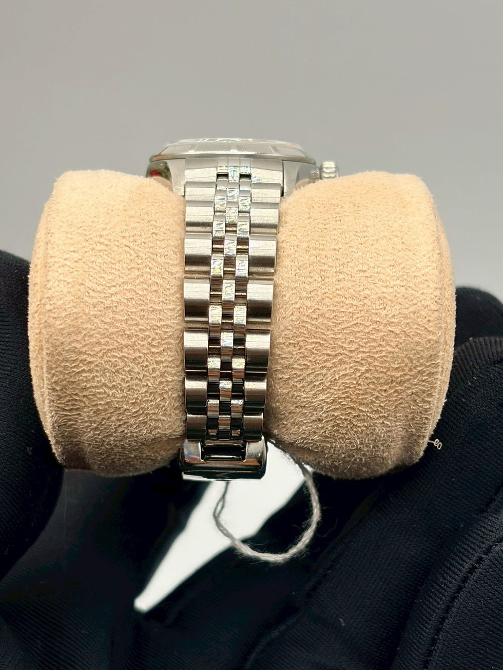 ภาพขนาดย่อ: Lady NoDate White dial & Jubilee