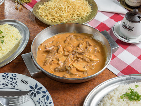 Strogonoff em Ribeirão Preto: As Deliciosas Opções da Cantina 605