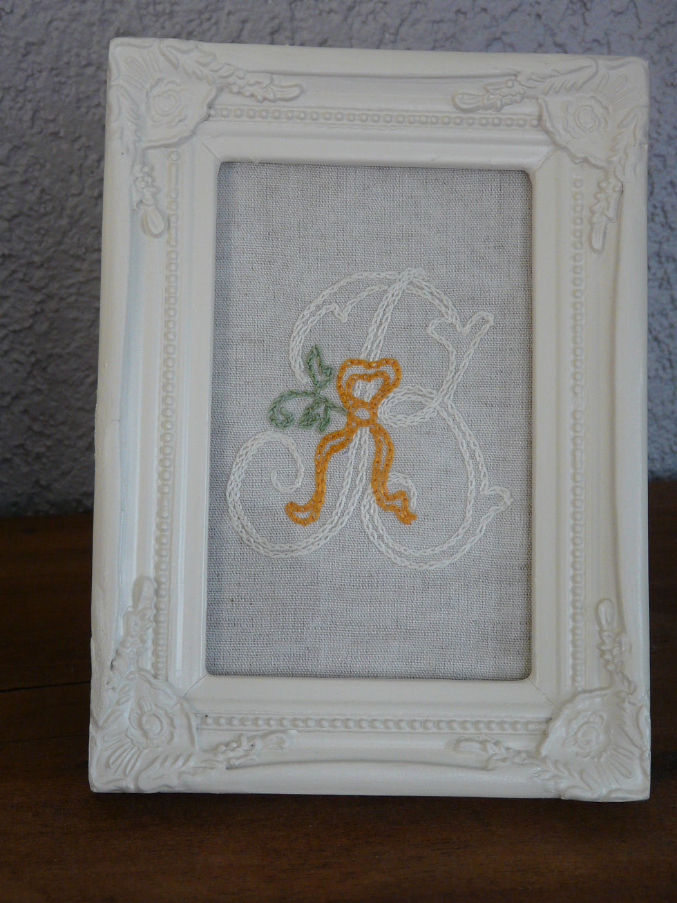 Miniature : Lettre "B" Brodée, Encadrée