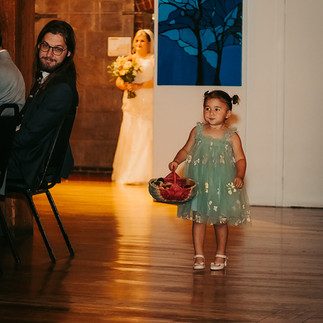 flower girl in a wedding