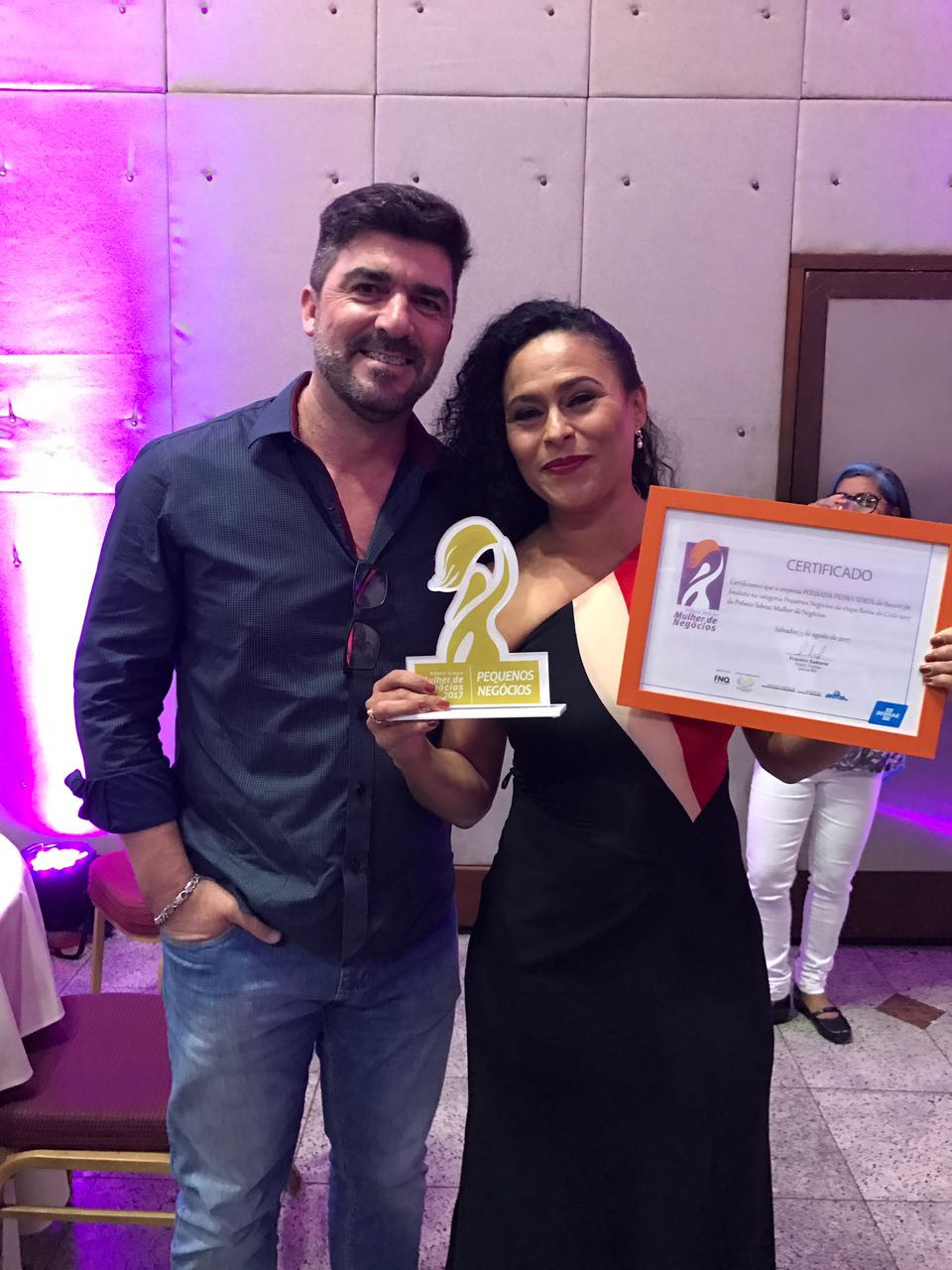 Cida e o seu marido, Paulo , na premiação Mulheres de Negócios.