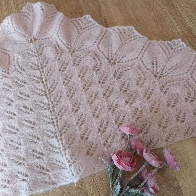 Miniature : petit châle rose poudre détail