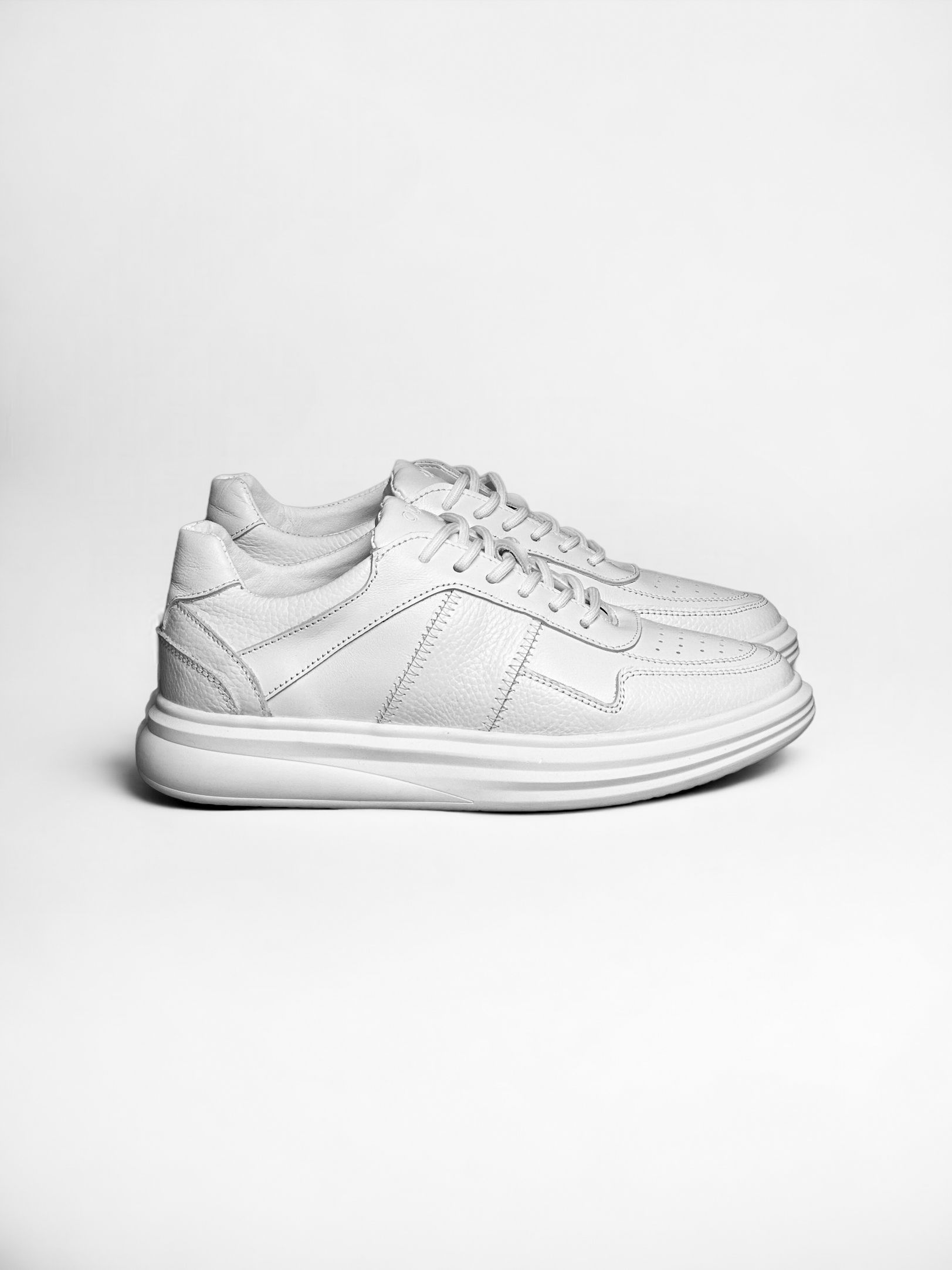 Чоловічі шкіряні кросівки