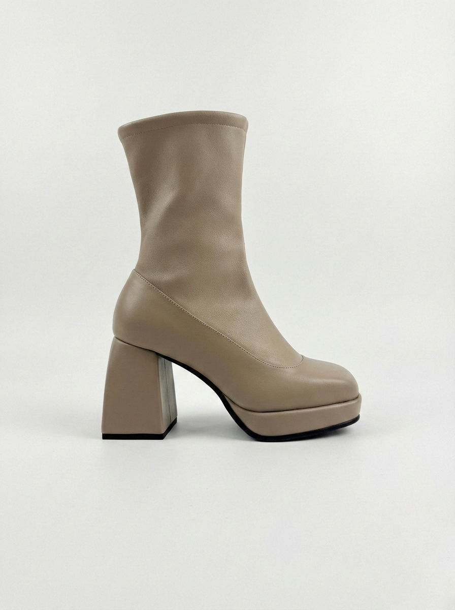 Ботильйони на каблуці бежеві