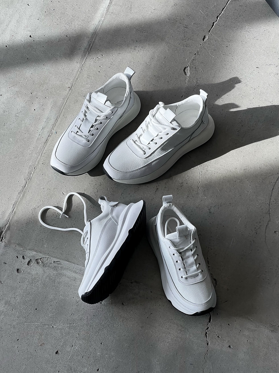 Прев'ю: Парні білі кросівки