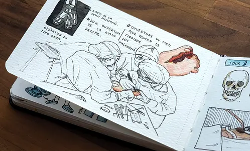 Au bloc opératoire. Immersion à l’hôpital Necker ©Yun Faillard 2025
Illustration scientifique réalisée lors d’une immersion de trois jours au bloc opératoire pédiatrique de l’hôpital Necker, documentant par le dessin les gestes chirurgicaux et l’environnement médical.