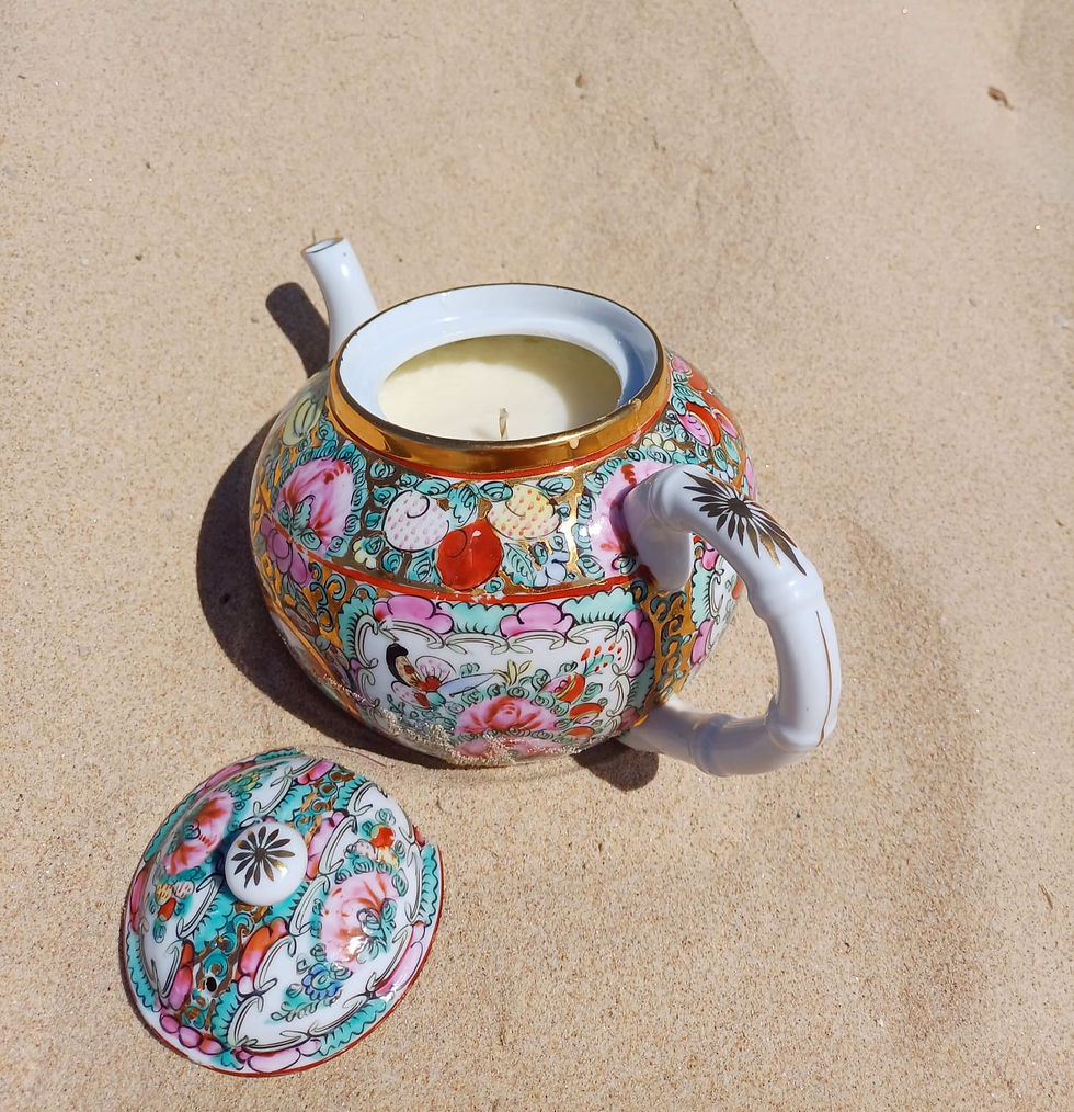 Thumbnail: MACAU PORCELAIN - LAVANDER, CHAMOMILE & VANILLA