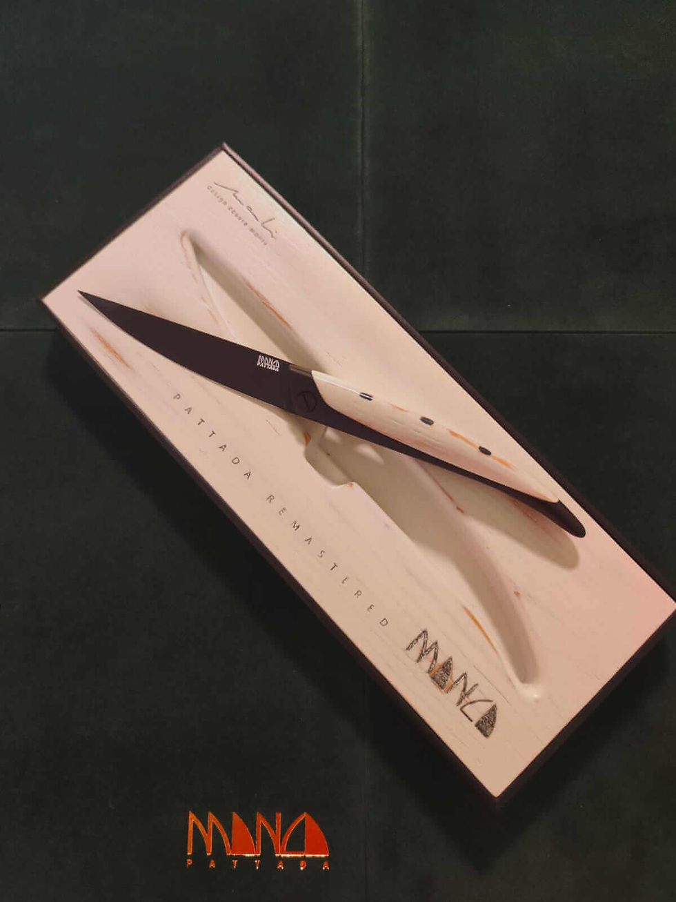 Miniatura: Pattadese Remastered Hoja Negra con Mango Blanco