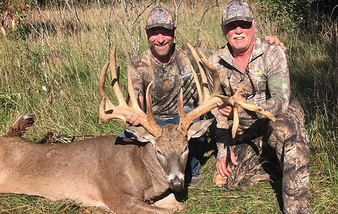 Guided Trophy Deer Hunts