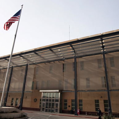 السفارة الأمريكية تبلغ العراق بتفجير "مسيطر عليه" في بغداد