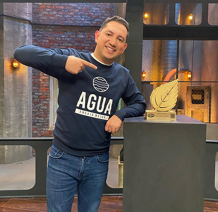 AGUA EN CAJA - DAVID ZORRO.jpeg