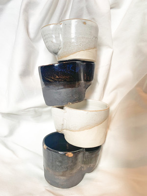 plusieurs tasses à thé avec des couleurs