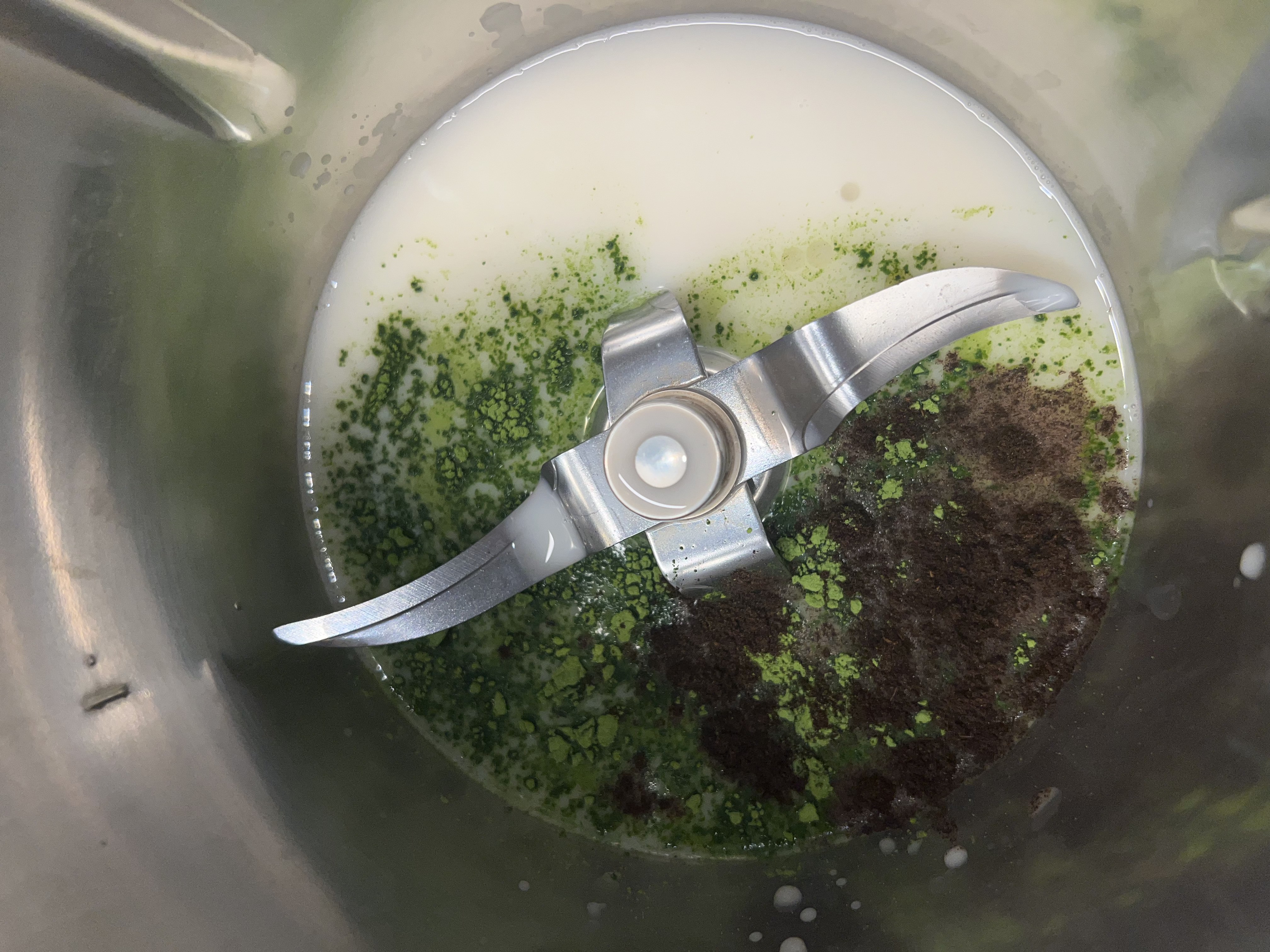 Matcha powder in blender