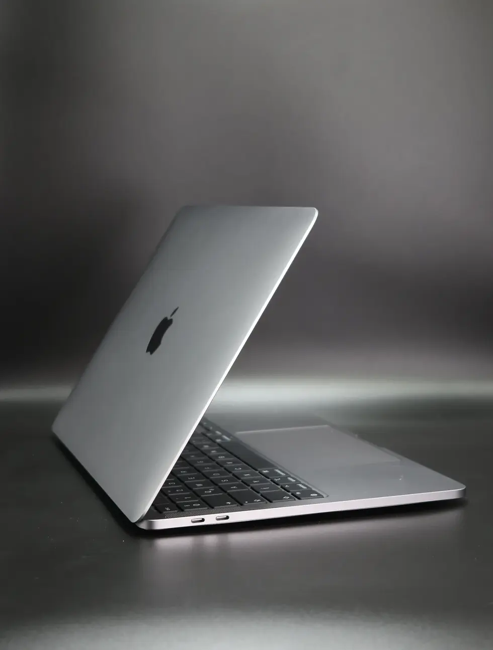 Indexkép: Apple MacBook Pro 13″ 2022 M2 256 GB SSD 8 GB RAM Space Gray 96% HUN Bill