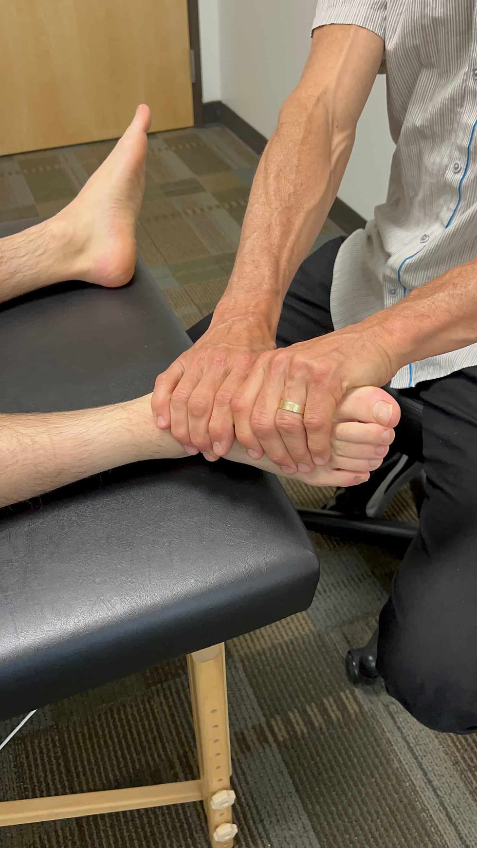 How Do You Treat Turf Toe Without Surgery? A Physical Therapy Approach