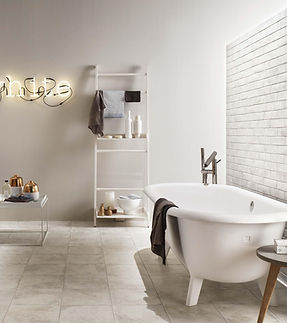 Rome Ghiaccio - Lifestyle_edited.jpg