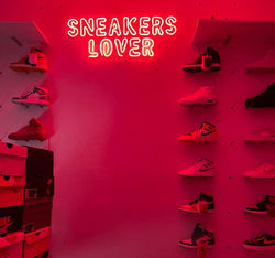 NE snakers lover (2)