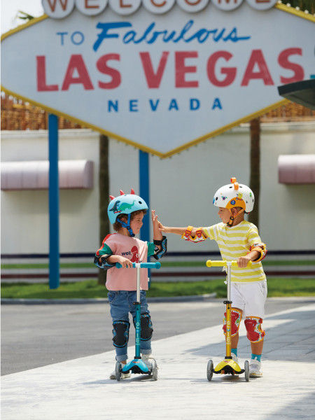 Miniature : Micro - Trottinette 3 roues "Mini Deluxe Jaune LED" - 2 à 5 ans