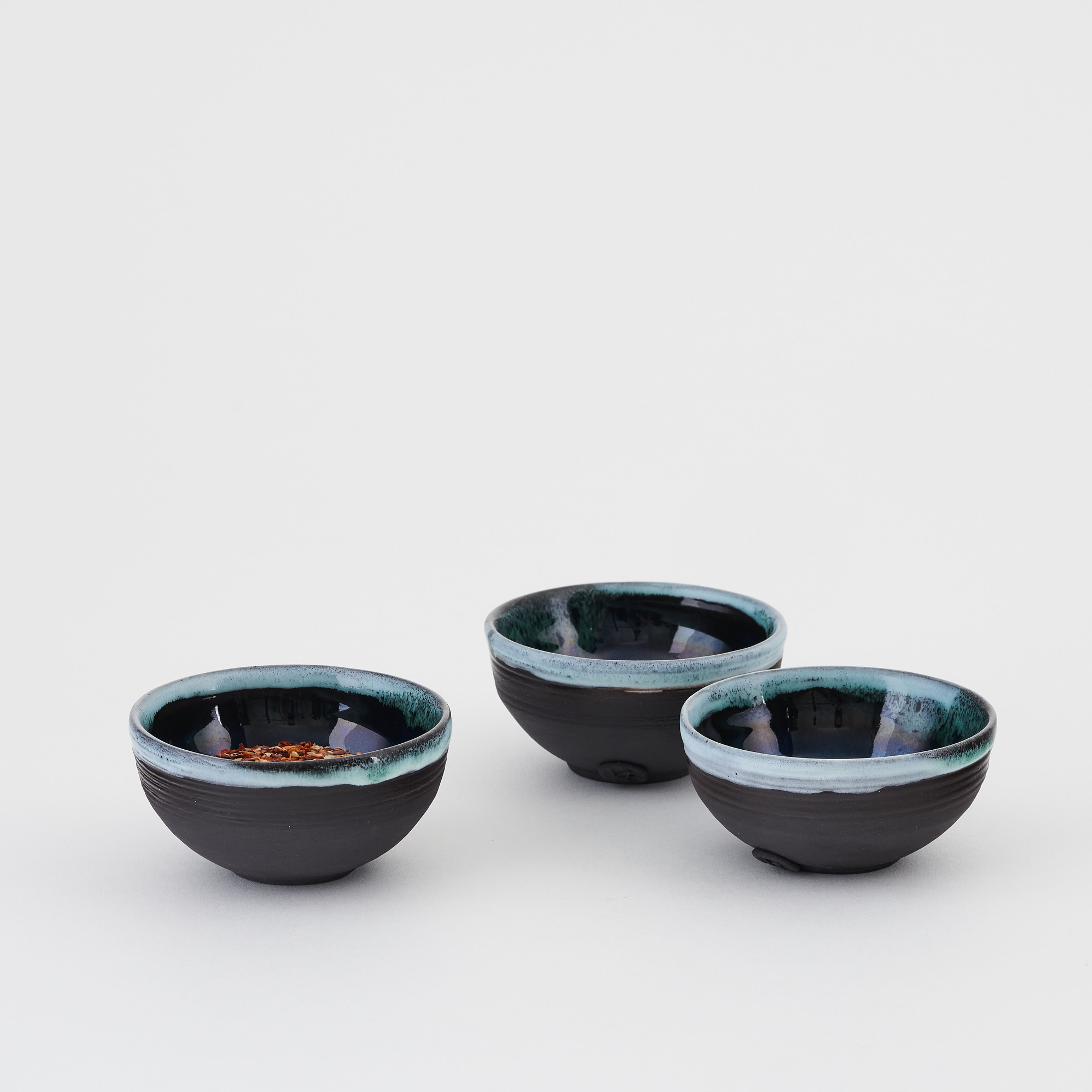 Onyx and copper green chili flake bowls | Dia. 7.5 cm | By Kirsty Adams