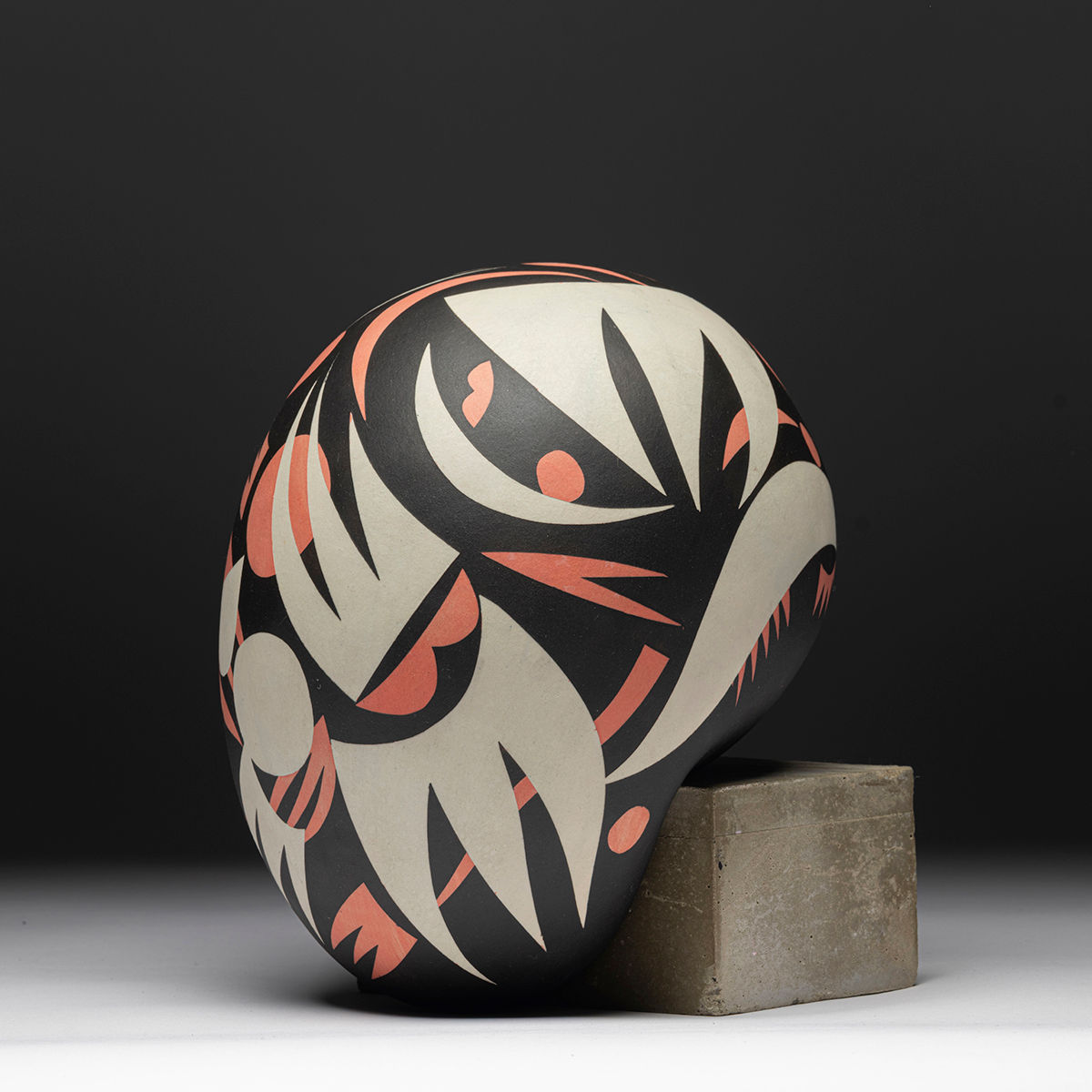 Form | H. 22 cm | By Olga Siruk