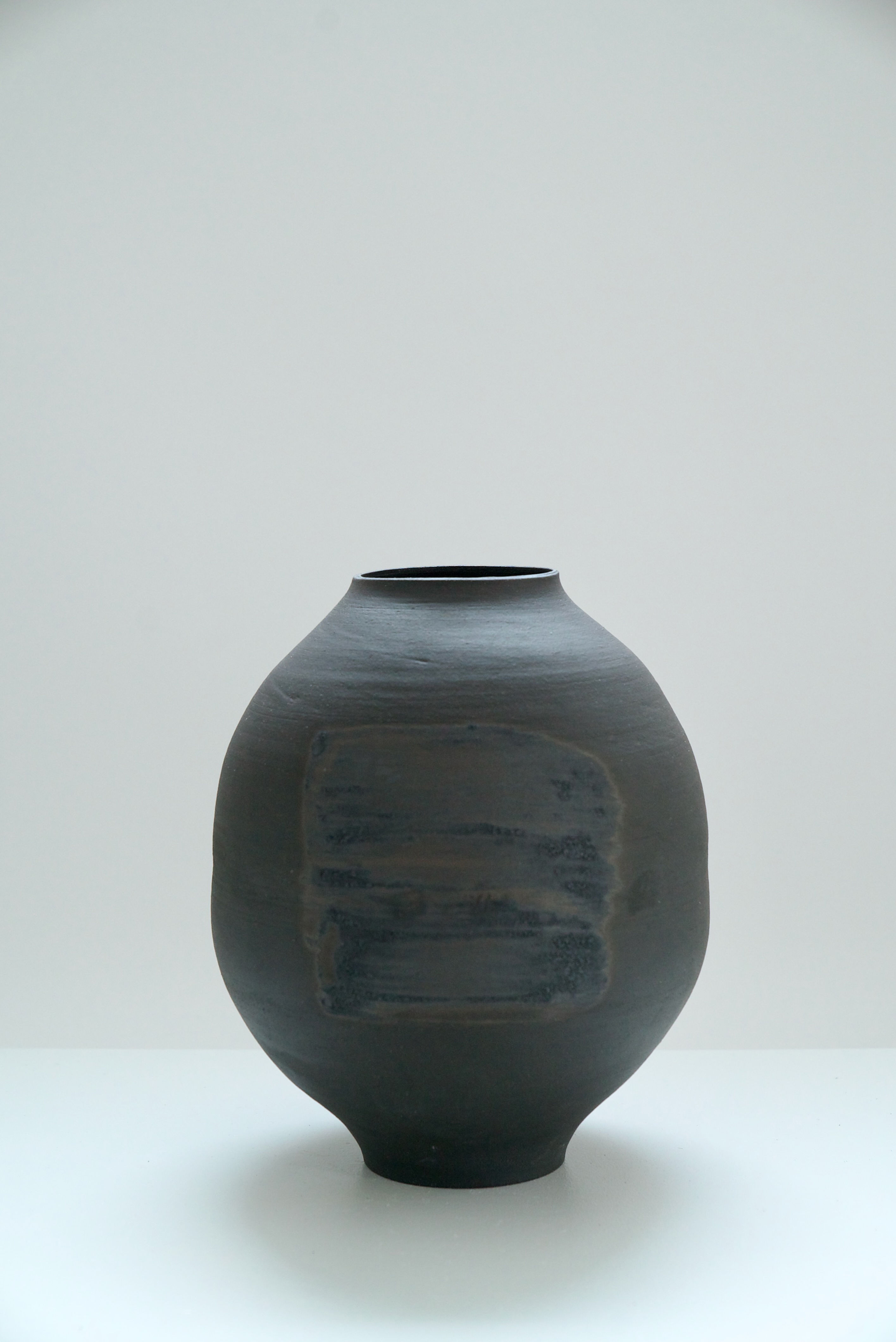 Moon Jar | H. 35 cm | By Alistair Blair