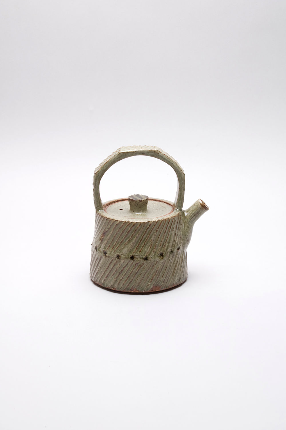 Teapot, Ash | By Annabelle Smith