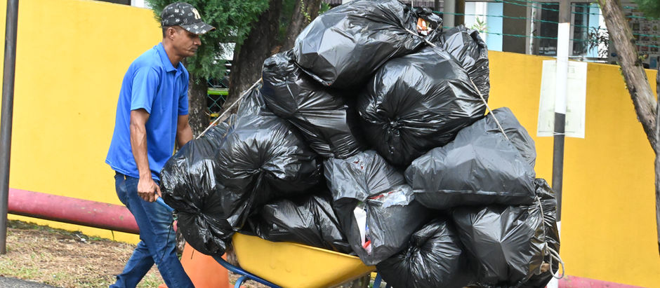 外籍劳工遇到的困境和不公平对待 Challenges and Unfair Treatment Faced by Migrant Workers