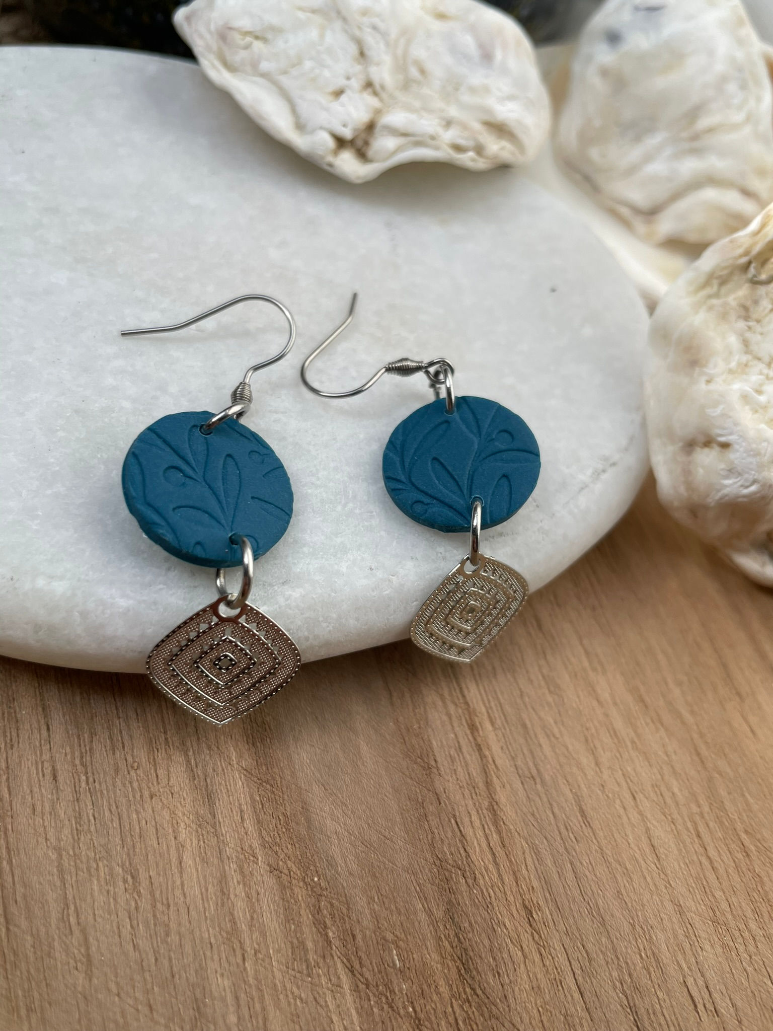 Petites pendantes bleues