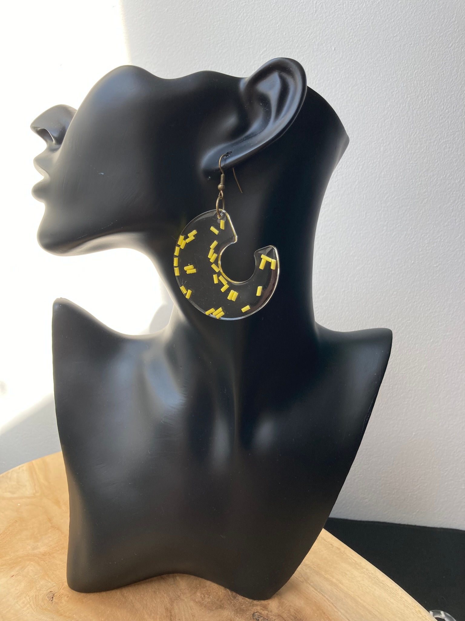 Boucles d'oreilles en résine
