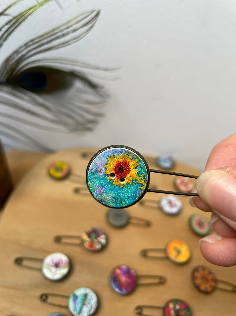 Thumbnail: Broche épingle bronze bouton