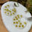 Thumbnail: Boucles d'oreilles  résine et fleurs jaune
