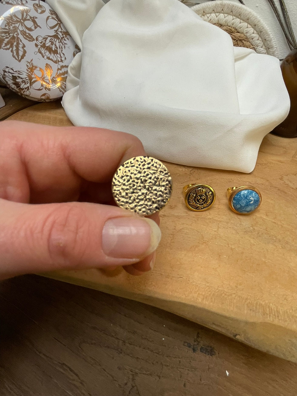 Thumbnail: Bague réglable ronde bouton fantaisie